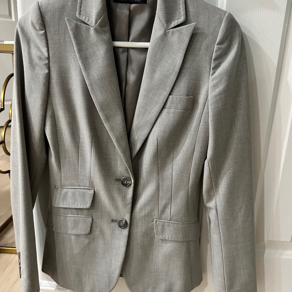 Elie tahari gray blazer  size 0